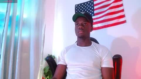 Snapshot of mylowallacee chatting on November 2025 05:09:01 PM Mylo Wallace online show from November 2025 05:09:01 PM