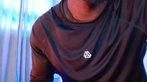 Snapshot of mylowallacee chatting on December 2025 08:50:02 PM Mylo Wallace online show from December 2025 08:50:02 PM