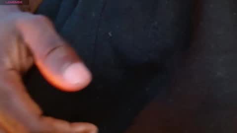 Snapshot of mylowallacee chatting on December 2025 06:02:01 PM Mylo Wallace online show from December 2025 06:02:01 PM