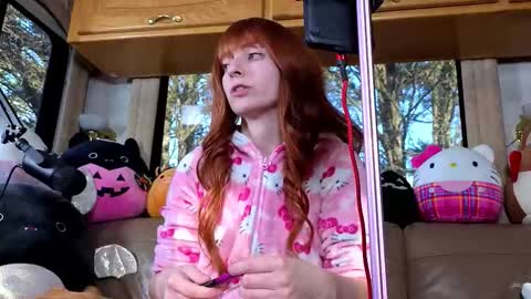 Snapshot of mymindbreaks2 chatting on December 2025 08:57:01 PM mymindbreaks online show from December 2025 08:57:01 PM