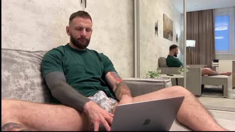 Snapshot of mynameismartin chatting on January 2025 01:08:02 PM mynameismartin online show from January 2025 01:08:02 PM