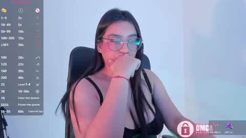 Snapshot of mypretty_isabella chatting on May 2026 01:01:01 AM Bella online show from May 2026 01:01:01 AM