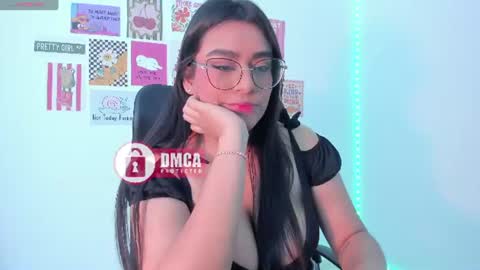 Snapshot of mypretty_isabella chatting on June 2026 07:01:02 PM Bella online show from June 2026 07:01:02 PM
