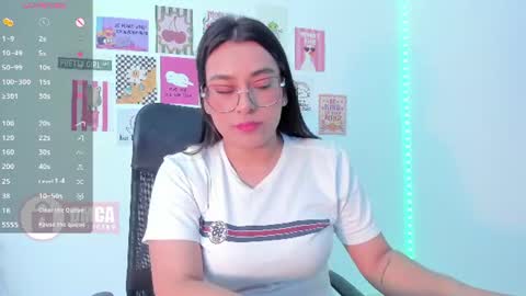 Snapshot of mypretty_isabella chatting on June 2026 09:17:01 PM Bella online show from June 2026 09:17:01 PM