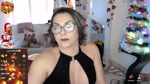 Snapshot of myrnasexxx chatting on December 2024 10:25:02 PM Myrna Sessions online show from December 2024 10:25:02 PM