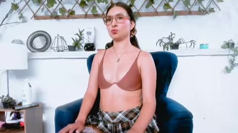 Mystery couple online show from May 2026 07:00:01 PM