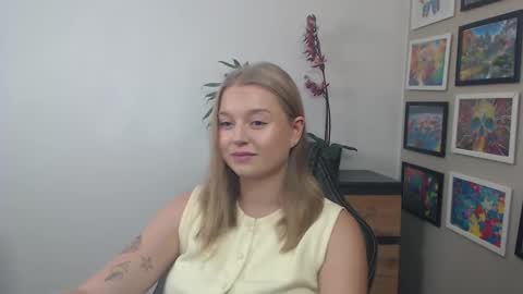 Snapshot of mysteryericax chatting on September 2025 10:48:02 AM Erica online show from September 2025 10:48:02 AM