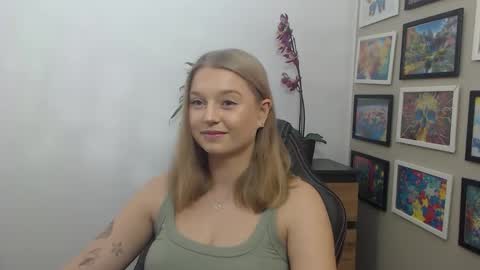 Erica online show from November 2025 03:22:01 PM