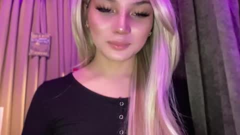 Snapshot of mysteryman_xxx chatting on May 2026 09:03:02 AM UR GIRL NEXTDOOR online show from May 2026 09:03:02 AM