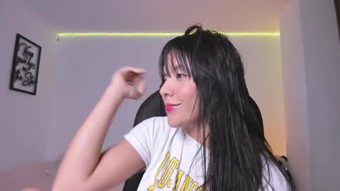 Snapshot of mysteyes chatting on September 2025 09:15:02 PM Elena online show from September 2025 09:15:02 PM