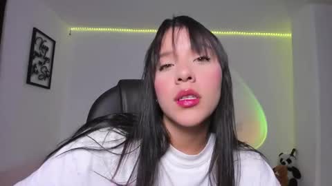 Snapshot of mysteyes chatting on September 2025 06:20:01 PM Elena online show from September 2025 06:20:01 PM