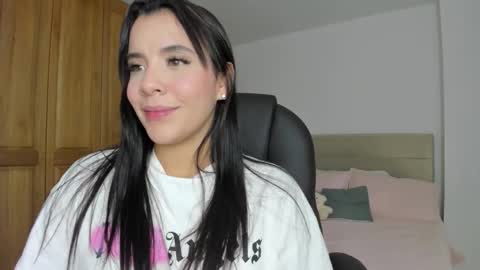 Snapshot of mysteyes chatting on October 2025 09:39:01 PM Elena online show from October 2025 09:39:01 PM