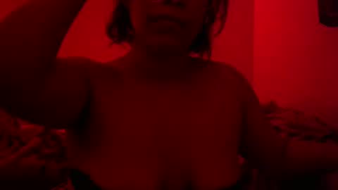 Snapshot of mystic_mika chatting on January 2025 03:40:01 AM Mika online show from January 2025 03:40:01 AM