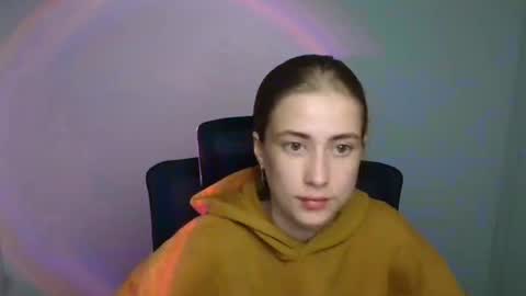 Emelie online show from September 2025 05:19:02 AM