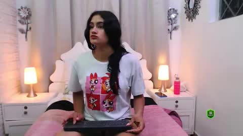 mysticliah online show from November 2025 12:16:01 PM