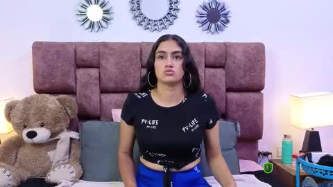 mysticliah online show from November 2025 12:04:01 PM