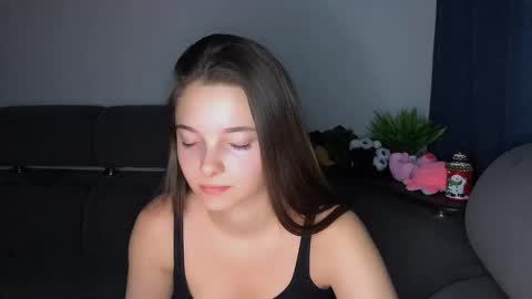 Leya online show from November 2025 07:54:01 PM