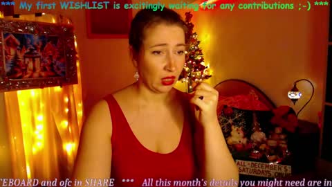Snapshot of mystydew chatting on December 2024 03:17:01 PM MystyDew online show from December 2024 03:17:01 PM