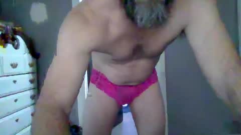 looking to please online show from January 2025 04:44:01 PM