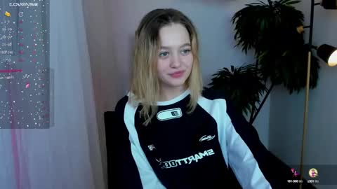 Snapshot of n0_nude chatting on January 2025 11:54:01 AM Eva online show from January 2025 11:54:01 AM