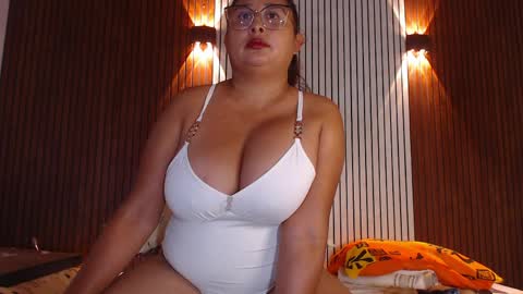 Nadia online show from May 2026 09:36:01 AM