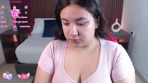 Snapshot of nadine_russo chatting on December 2024 07:11:01 PM Nadine online show from December 2024 07:11:01 PM