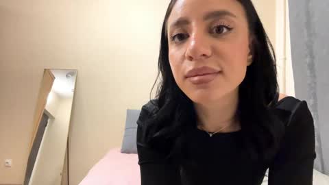 Snapshot of nadinevanni chatting on May 2026 06:09:01 PM Leya online show from May 2026 06:09:01 PM