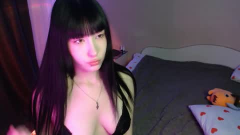 Naemi online show from October 2025 11:22:02 AM