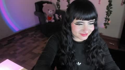 naeniademont online show from May 2026 01:52:02 PM