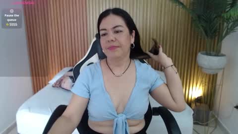 Snapshot of nahia_13 chatting on January 2025 02:46:01 PM N A H I A online show from January 2025 02:46:01 PM
