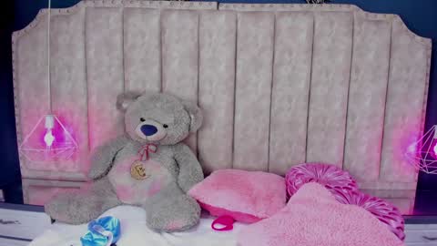 Snapshot of nahiarareina chatting on December 2024 02:16:01 PM NahiaraReina online show from December 2024 02:16:01 PM