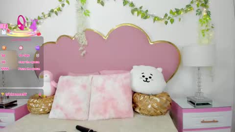 NahiaraReina  online show from October 2025 02:14:01 PM