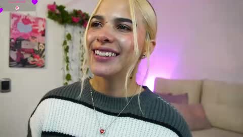 Snapshot of naho_4269 chatting on June 2026 02:21:02 AM Naho Sigueme en mis Redes Sociales Follow me on my social networks online show from June 2026 02:21:02 AM