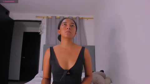Snapshot of nahomi_miller_ chatting on February 2025 12:58:01 AM Laura online show from February 2025 12:58:01 AM