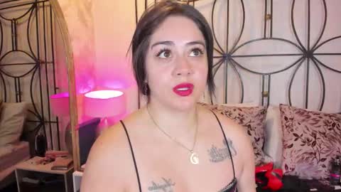 Nahomi  online show from November 2025 10:59:01 AM