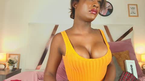 Snapshot of nahomicampbell_ chatting on January 2025 01:48:01 AM VICTORIA online show from January 2025 01:48:01 AM