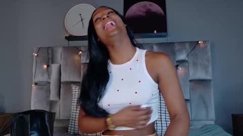  VICTORIA  online show from November 2025 07:37:02 PM