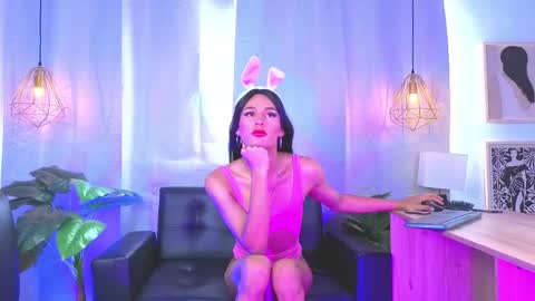 Nahomy Whitte online show from May 2026 02:34:01 PM