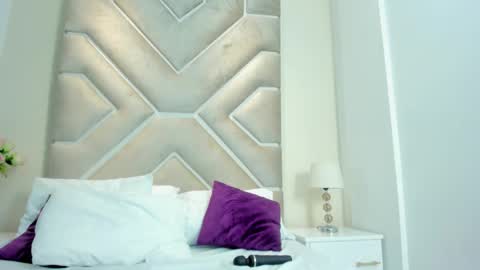 NAHOMY online show from December 2025 06:14:01 PM