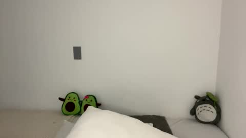 nahomy online show from April 2026 01:01:01 PM