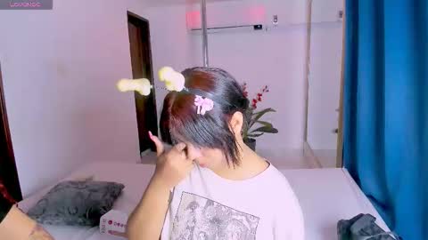 Nahomy online show from September 2025 07:19:01 AM