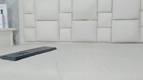 naia_cox online show from October 2025 03:38:01 AM