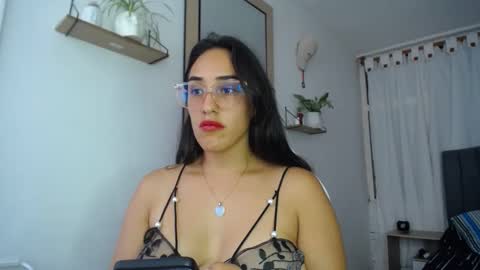 Snapshot of naia_stant chatting on January 2025 10:24:01 PM Naia online show from January 2025 10:24:01 PM