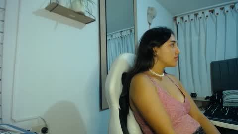 Snapshot of naia_stant chatting on January 2025 02:14:01 AM Naia online show from January 2025 02:14:01 AM