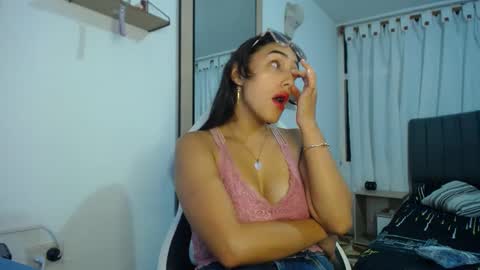 Snapshot of naia_stant chatting on January 2025 11:02:02 PM Naia online show from January 2025 11:02:02 PM
