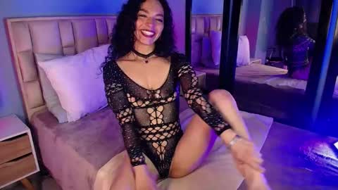 Snapshot of naia_xo chatting on February 2025 03:06:02 AM Ana online show from February 2025 03:06:02 AM