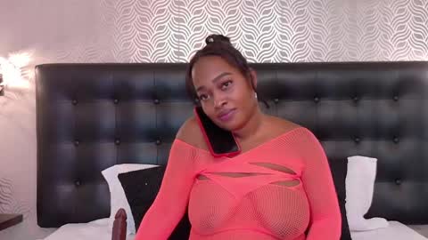 naiaramasson_ online show from June 2026 12:21:02 PM