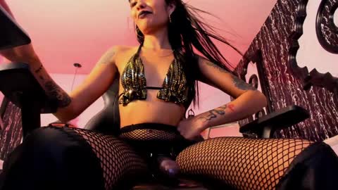 Snapshot of nailahard chatting on January 2025 06:33:02 PM Naila online show from January 2025 06:33:02 PM