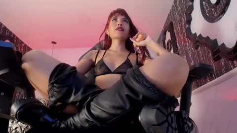 Snapshot of nailahard chatting on February 2025 06:52:01 PM Naila online show from February 2025 06:52:01 PM