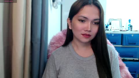 Snapshot of naisha143 chatting on April 2026 02:11:02 AM MARY MAE online show from April 2026 02:11:02 AM